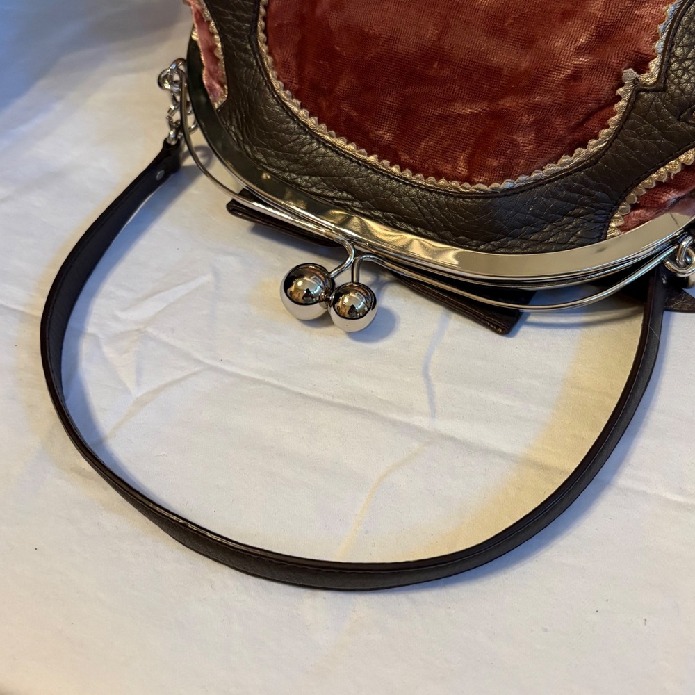 DKNY Velvet Kisslock Shoulder Bag Pink Brown Bow Y2K Coquette Purse - Picture 4 of 16